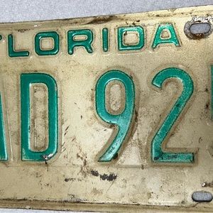 Vintage Florida license plate                                       MAD 925